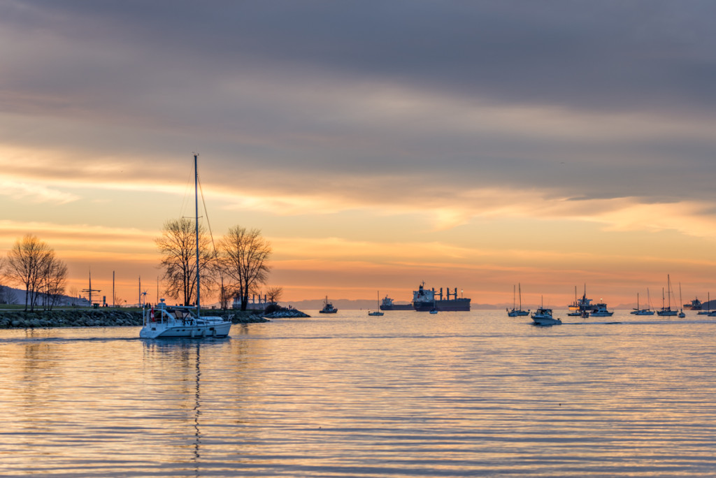 Free picture of a sunset in Vancouver, English Bay.